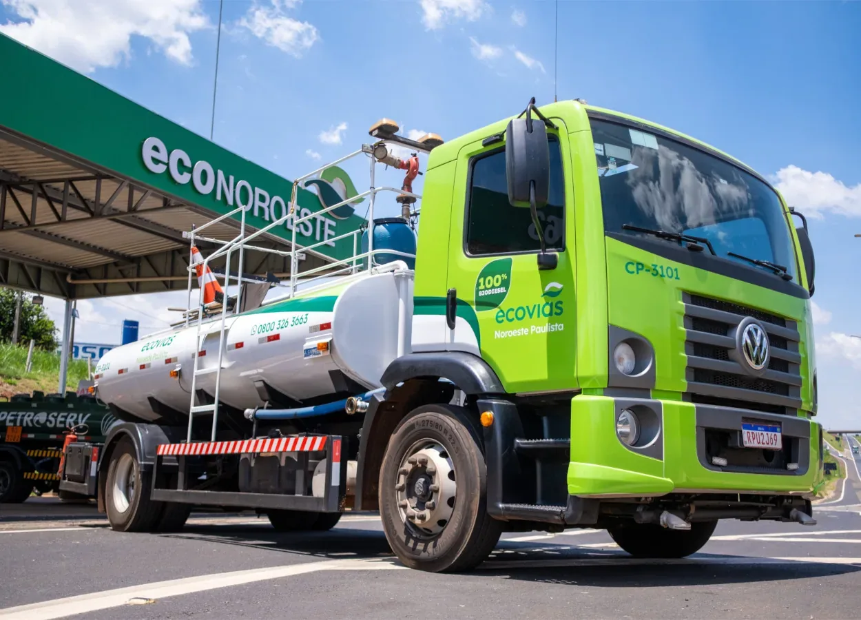 B100 aprova reorganização societária e amplia participação do controlador para 99,4%