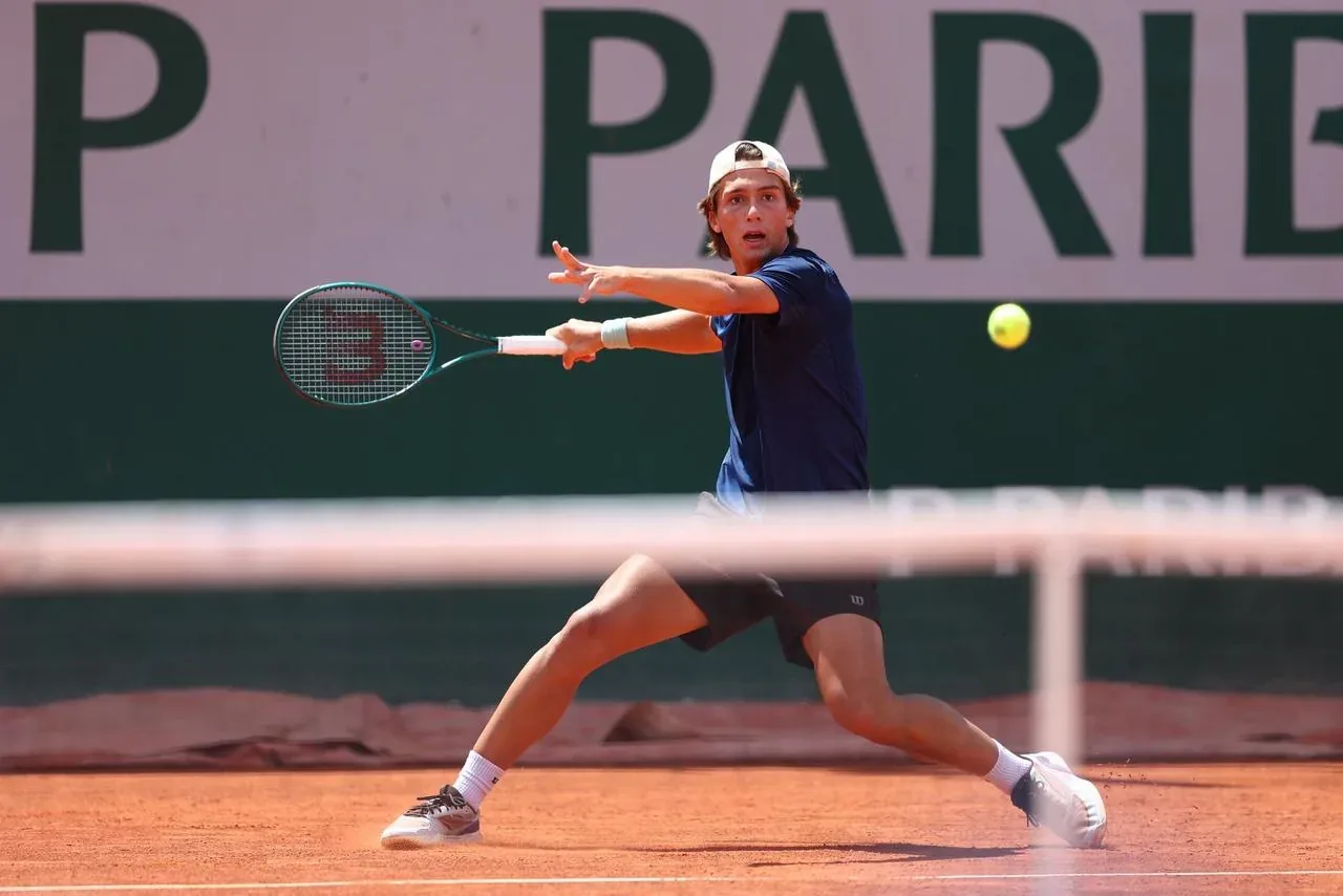 Leonardo Storck vence ex-top 3 do mundo e coloca Cuiabá na semifinal de Roland Garros