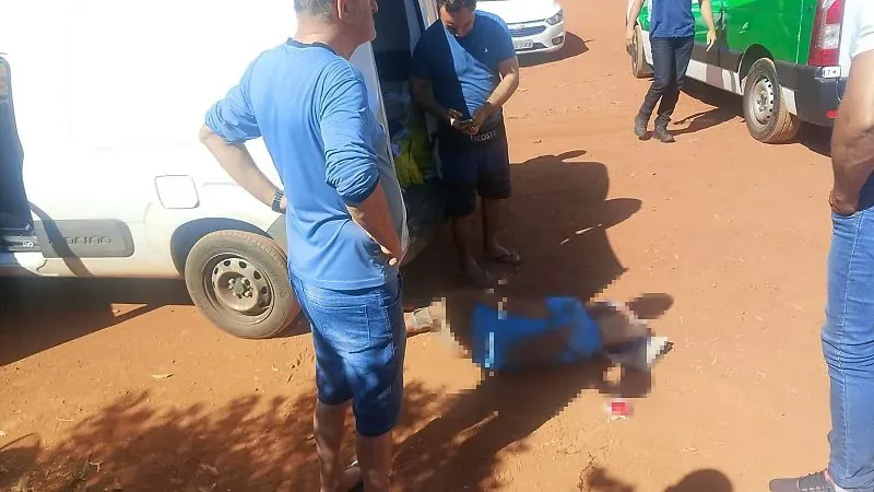Entregador atropela idoso de 85 anos durante manobra de ré em Juscimeira