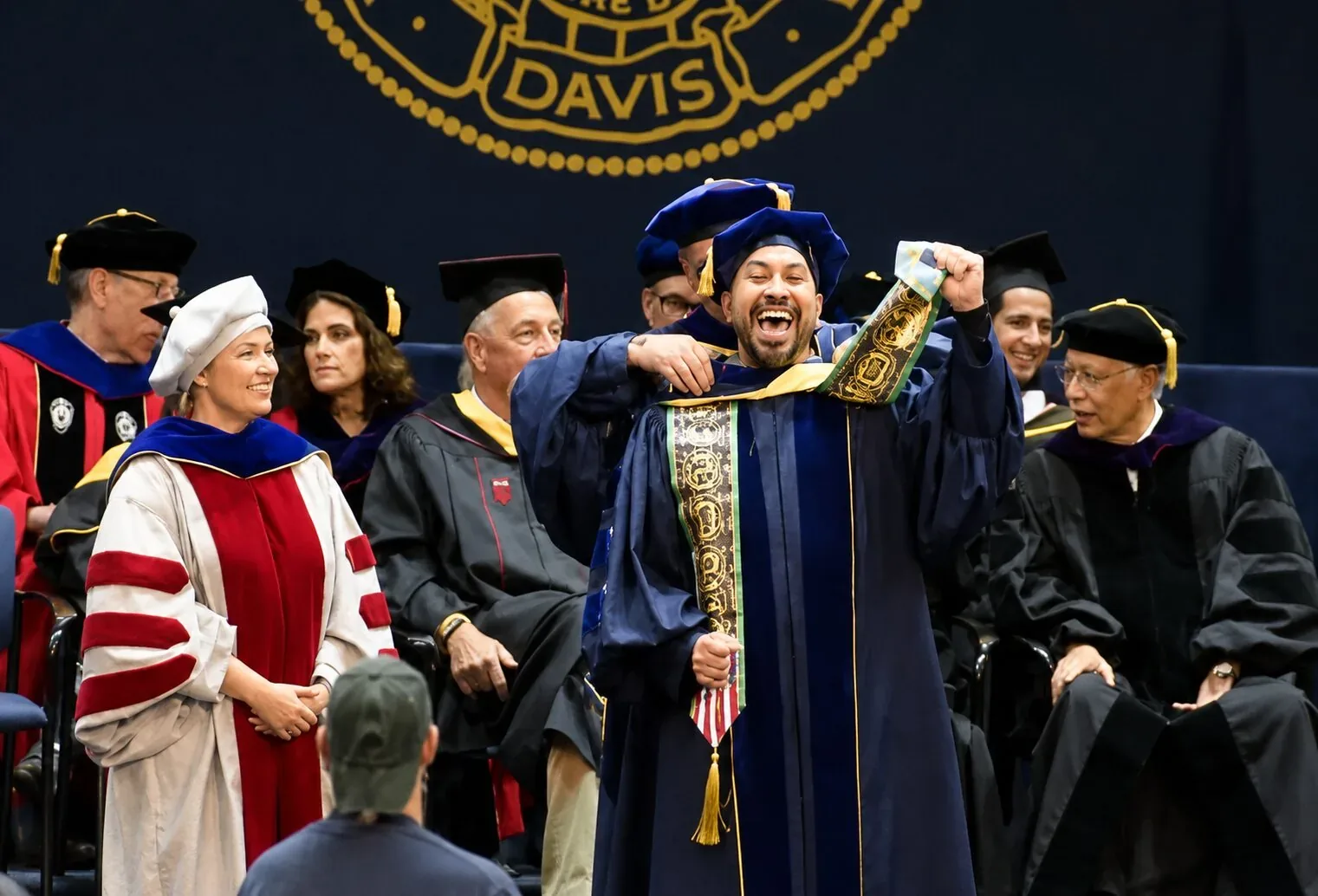 Gil do Vigor conquista PhD nos Estados Unidos e transforma sonho em realidade; Veja vídeo