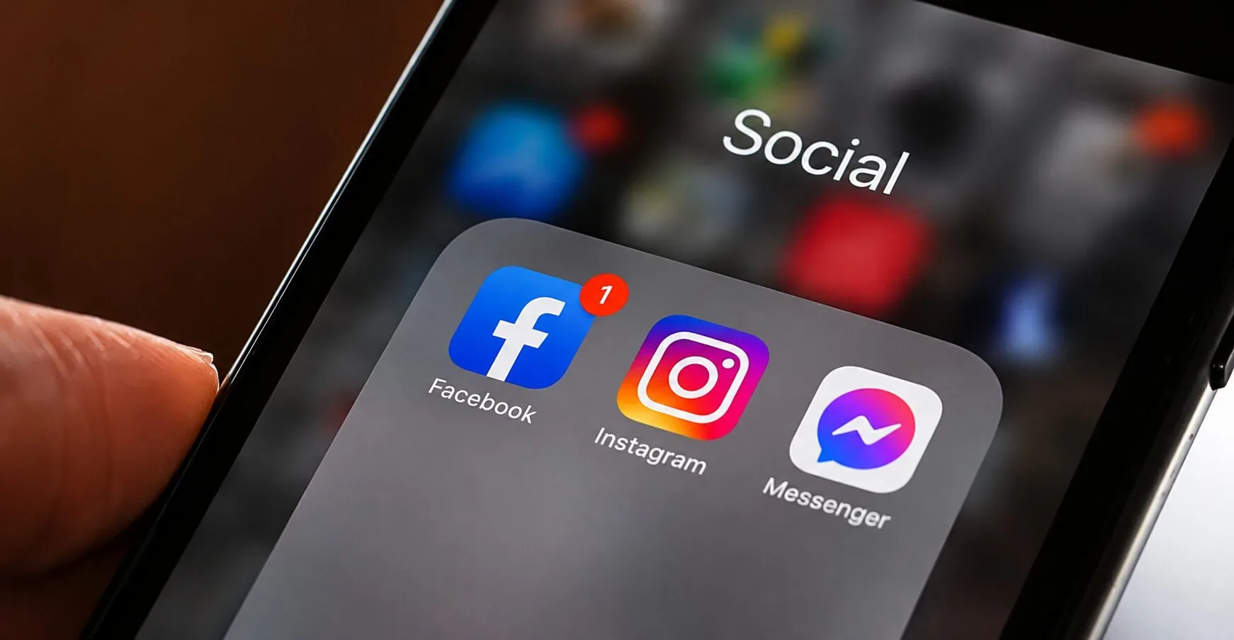 Apagão nas redes da Meta deixa Instagram, WhatsApp e Facebook fora do ar em vários países