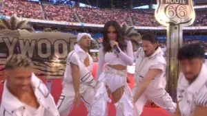 VÍDEO: Anitta participa de abertura da Copa nos EUA e agita público em Los Angeles