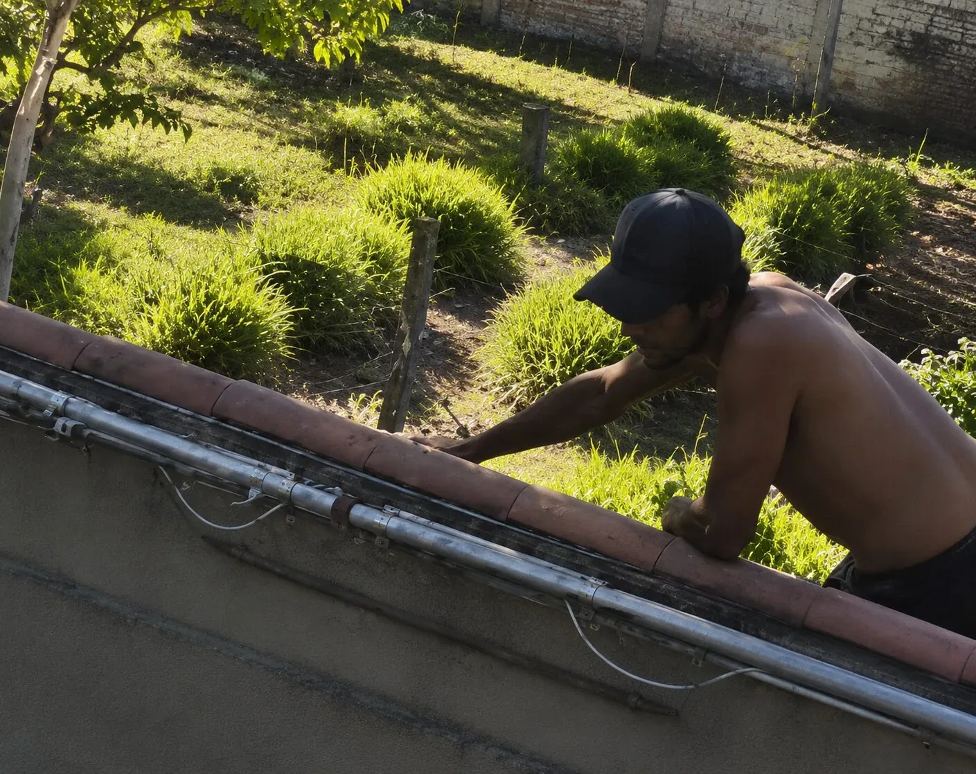 Homem que perdeu a mão furtando cabos volta a cometer o mesmo crime e acaba preso; Veja vídeo