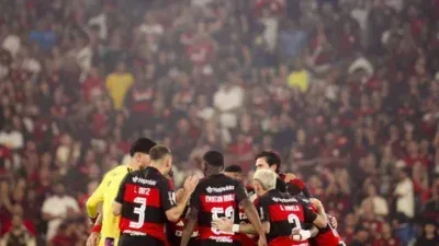 VÍDEO: Flamengo convida torcedores a desenhar nova camisa oficial e abre votação para escolher modelo