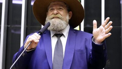 Nelson Barbudo questiona pesquisas eleitorais e diz acreditar em empate entre principais nomes da disputa presidencial; veja vídeo
