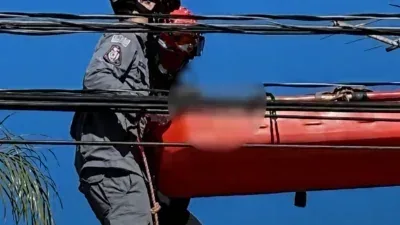 Homem sofre choque elétrico enquanto trabalhava e acaba hospitalizado; veja vídeo
