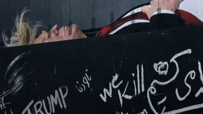 Trump aparece dentro de caixão em mural com mensagem polêmica; veja vídeo