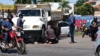 Mulher fica gravemente ferida após colisão entre motocicleta e caminhão na BR-364 em Jaciara; veja vídeo