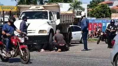 Mulher fica gravemente ferida após colisão entre motocicleta e caminhão na BR-364 em Jaciara; veja vídeo