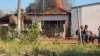 Incêndio atinge casa e mobiliza carro-pipa e moradores para conter chamas em Rosário Oeste; veja vídeo