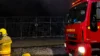 Prédio abandonado pega fogo e Defesa Civil verifica riscos na estrutura; veja vídeo