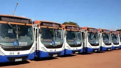 Moradores se revoltam com de falta de ônibus no terminal  André Maggi em Várzea Grande; veja vídeo