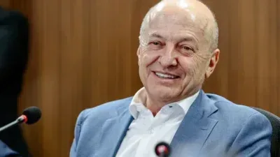 Pivetta relembra trajetória no setor privado e desafia adversário a explicar destino de emendas parlamentares; veja vídeo