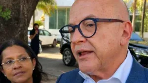 Pivetta fecha apoio a Flávio Bolsonaro e dispara contra PT: “Tirar o Brasil dessa camisa de força”; veja vídeo