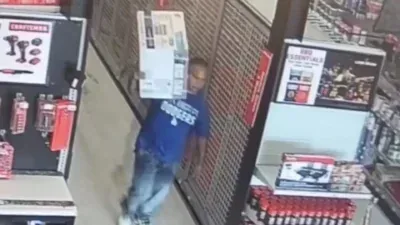Grávida de quatro meses enfrenta suspeito de furto e recupera ar-condicionado de 21 kg; veja vídeo