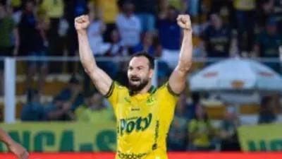 Vitória abre dois gols após erros de Muralha, mas cede empate ao Mirassol nos acréscimos; veja os gols