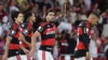 Flamengo derruba Corinthians no Maracanã com gol aos 43 e reassume liderança do Brasileirão; veja os gols