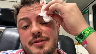 Copo lançado por cantor do Traia Véia acerta fã no rosto e noite de show termina no pronto-socorro; Veja vídeo