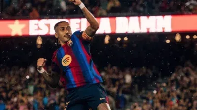 Raphinha brilha com hat-trick em goleada do Barcelona por 7 a 2 no Espanhol; veja os gols
