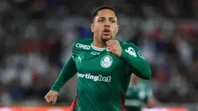 Palmeiras sobrevive à pressão da LDU, vence nos pênaltis e encara Fluminense na semifinal; veja os gols