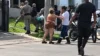 Mulher de 24 anos é morta a facadas e companheiro é preso; Veja vídeo