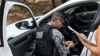 Pai e filha são levados à delegacia após polícia encontrar revólver escondido em Jetta em Sorriso; veja vídeo