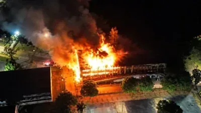 Fogo destrói áreas de prédio da UFPE e drone registra danos; Veja vídeo