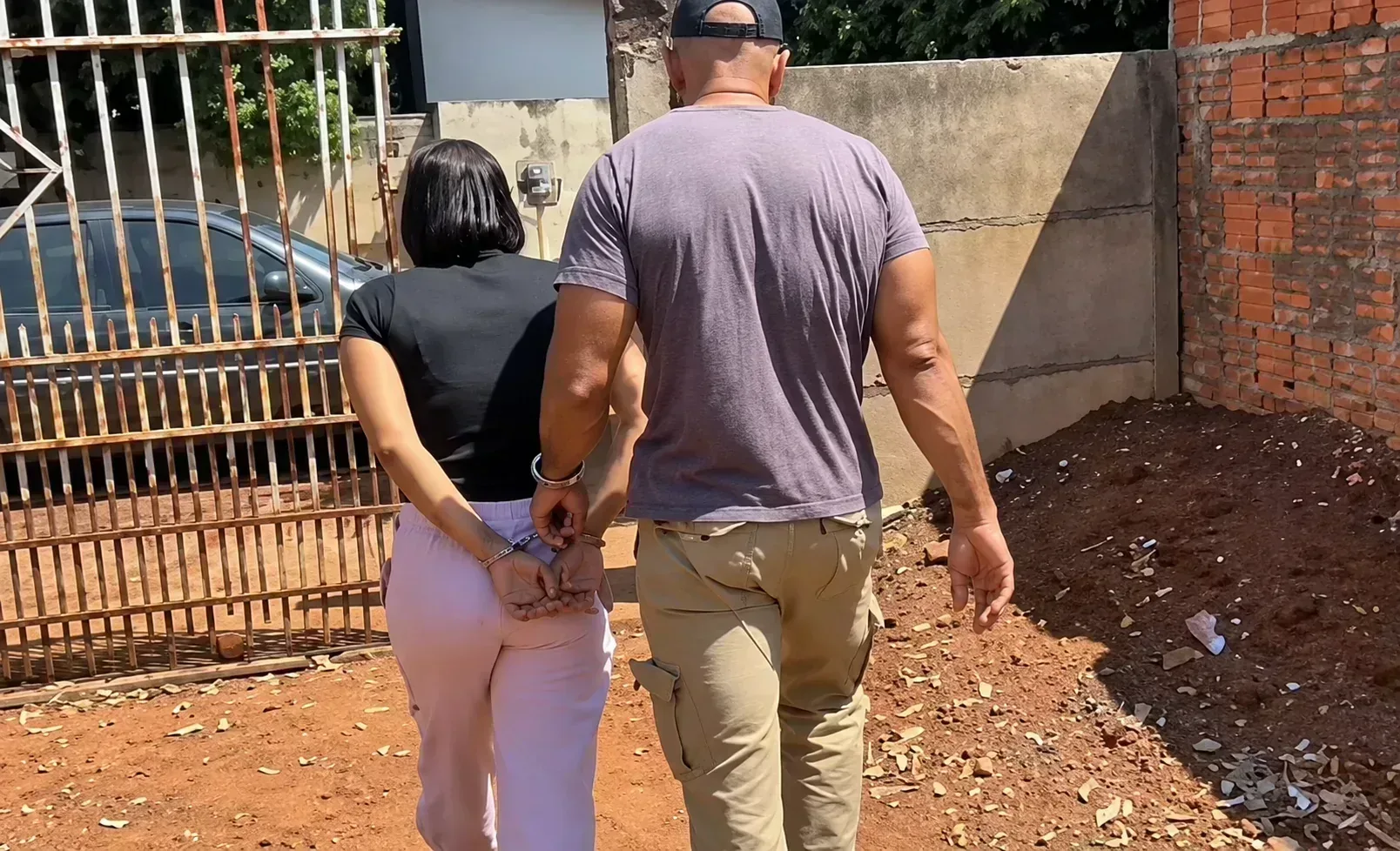 Mulher é presa por tráfico de drogas em Tangará da Serra, MT